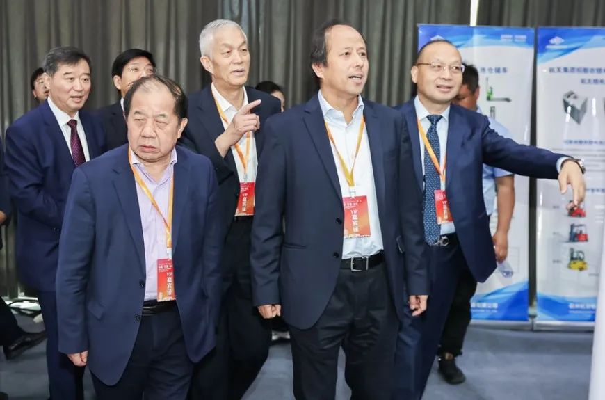 【2024 CMITF】以创新驱动引领新能源工业车辆发展,杭叉亮相工程机械行业科技节(图9) 【2024 CMITF】以创新驱动引领新能源工业车辆发展,杭叉亮相工程机械行业科技节(图9)