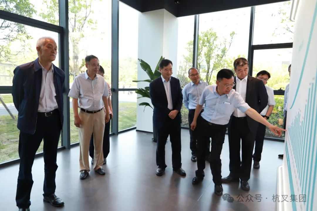 杭叉集团 | 中国工程机械工业协会苏子孟会长一行走访调研杭叉集团(图3) 杭叉集团 | 中国工程机械工业协会苏子孟会长一行走访调研杭叉集团(图3)