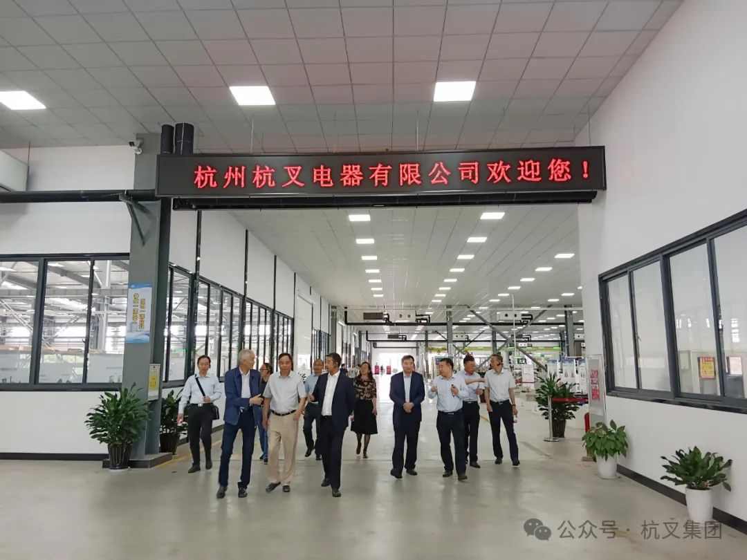 杭叉集团 | 中国工程机械工业协会苏子孟会长一行走访调研杭叉集团(图4) 杭叉集团 | 中国工程机械工业协会苏子孟会长一行走访调研杭叉集团(图4)