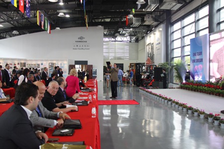 杭叉集团召开全球代理商大会,聚焦持续发展(图3) 杭叉集团召开全球代理商大会,聚焦持续发展(图3)