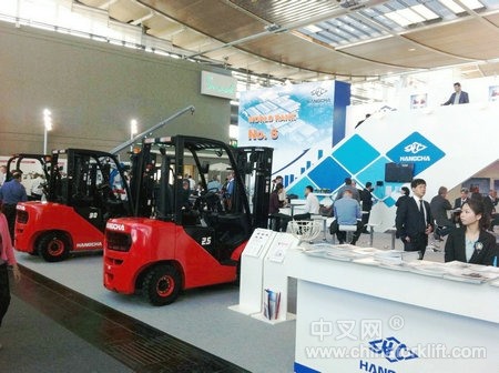 杭叉集团亮相CeMAT展 全球化布局获赞(图3) 杭叉集团亮相CeMAT展 全球化布局获赞(图3)