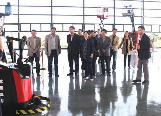 杭州市领导调研杭叉集团转型升级成果(图3)