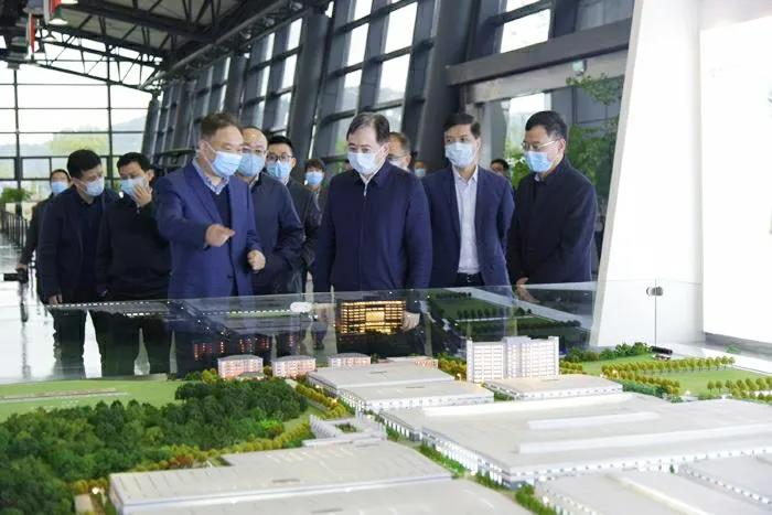 杭州市委副书记、代市长刘忻调研杭叉集团(图2)