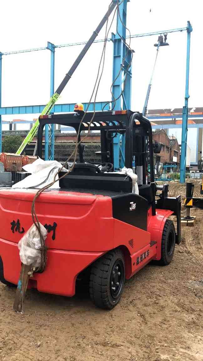 杭叉电动叉车助力钢铁行业绿色转型(图3)