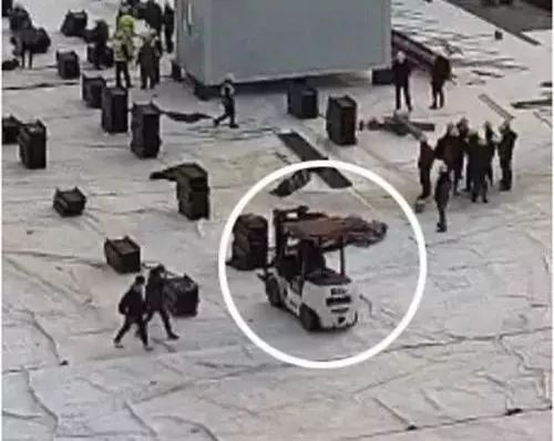 【战“疫”前线】新晋网红小叉车支援建设武汉火神山、雷神山医院(图4) 【战“疫”前线】新晋网红小叉车支援建设武汉火神山、雷神山医院(图4)