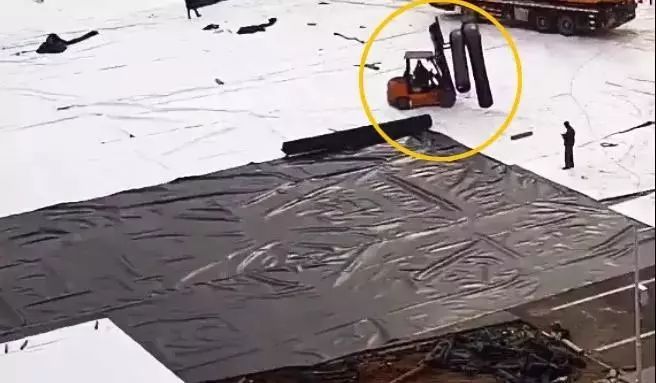 【战“疫”前线】新晋网红小叉车支援建设武汉火神山、雷神山医院(图3) 【战“疫”前线】新晋网红小叉车支援建设武汉火神山、雷神山医院(图3)