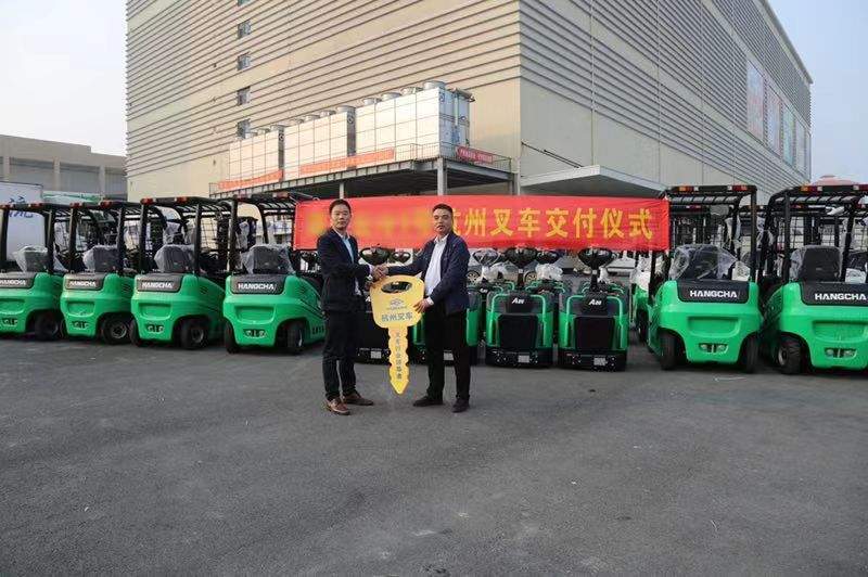 杭叉集团交付湖南某大型冷库58台锂电池叉车(图3)