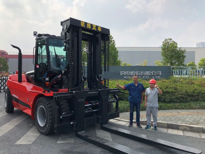 杭叉新款X系列16吨重装叉车顺利交付(图2)