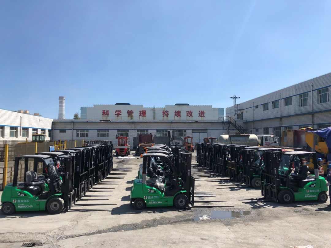 杭叉耐高磁叉车批量交付青海某电解铝厂(图7)