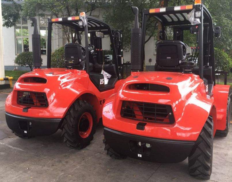 杭叉四驱越野叉车技术革新赋能全球合作(图3)