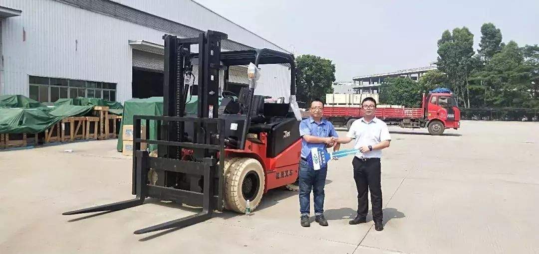 电动叉车搬运玻璃安全环保方案(图3)