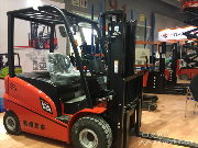 杭叉展示智能叉车新品 引领行业绿色转型(图4)