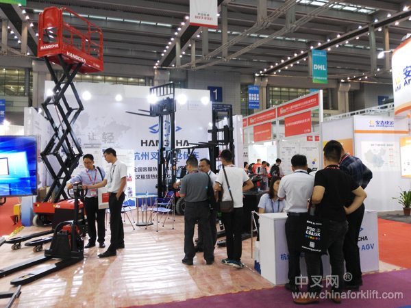 杭叉集团在物博会上展示创新实力(图3)