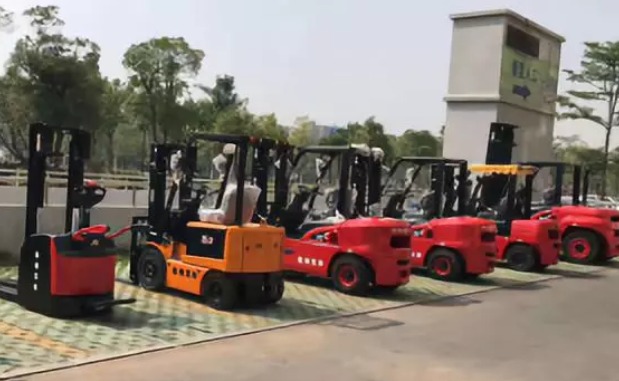 杭叉X系列高端内燃叉车厦门推介会精彩亮相(图3)