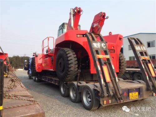 杭叉45吨集装箱正面吊迎市场热销(图5)