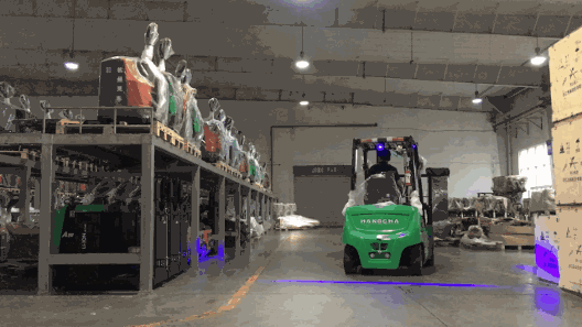 90%的人都不知道，锂电叉车装上蓝光照地灯有什么用！(图3)