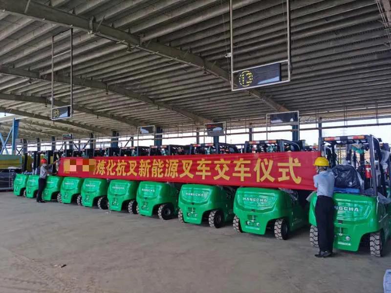 90%的人都不知道，锂电叉车装上蓝光照地灯有什么用！(图2)