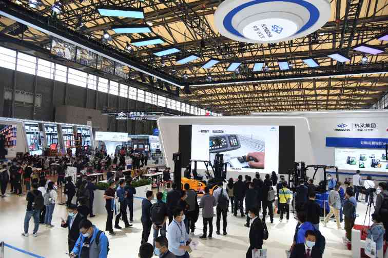 杭叉集团亮相亚洲物流展展示新能源叉车技术成果(图2)