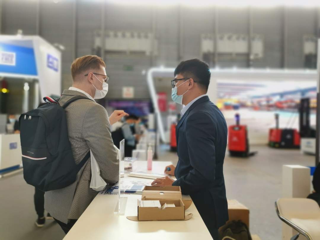 杭叉集团亮相亚洲物流展展示新能源叉车技术成果(图4)