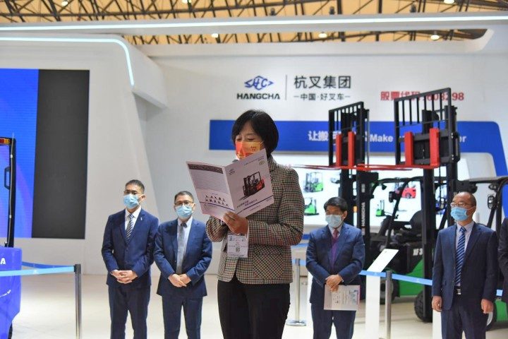 杭叉发布XC锂电前移式叉车 视觉导航AGV系统引领物流智能化转型(图3)