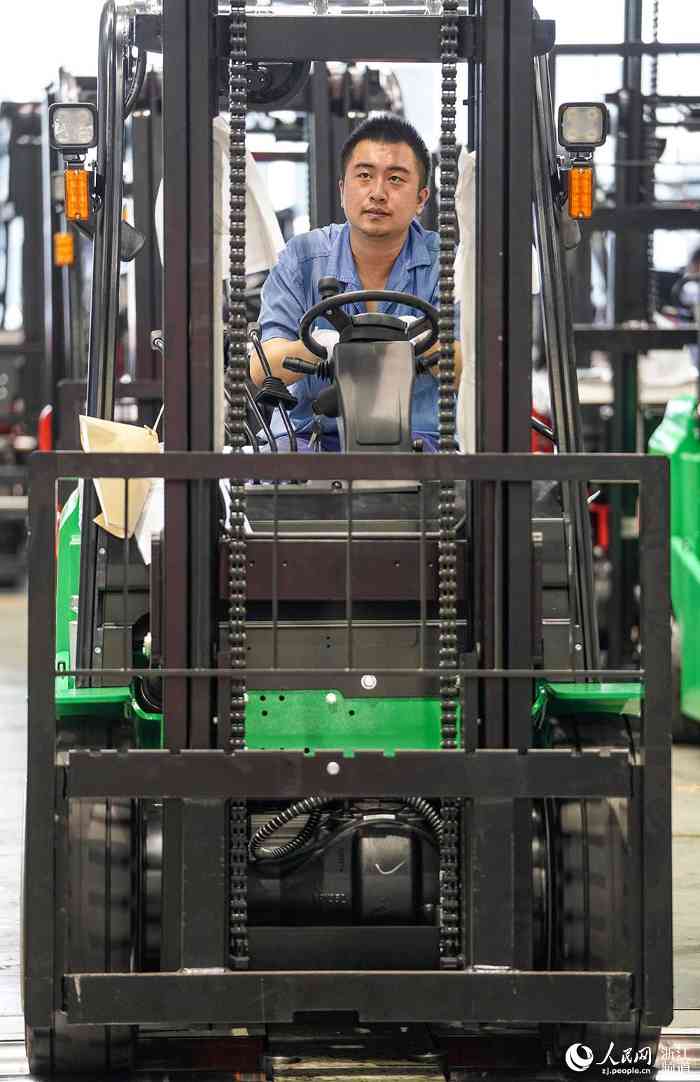 新能源叉车需求激增 杭叉集团日产量达400台供不应求(图6)