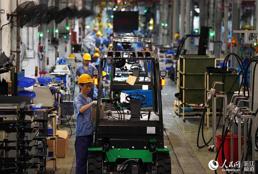 新能源叉车需求激增 杭叉集团日产量达400台供不应求(图2)