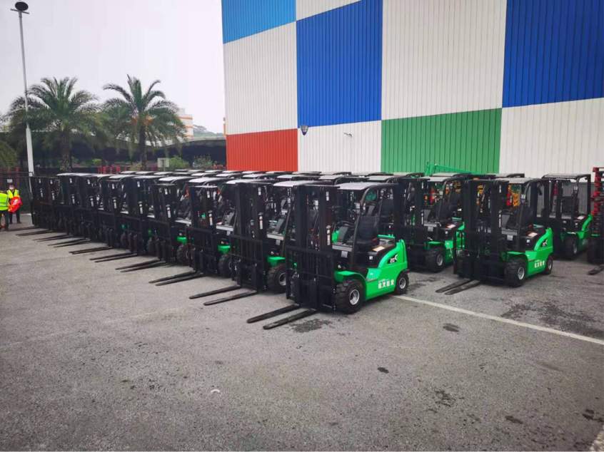 杭叉租赁交付近百台叉车助力调味品企业物流升级(图3) 杭叉租赁交付近百台叉车助力调味品企业物流升级(图3)