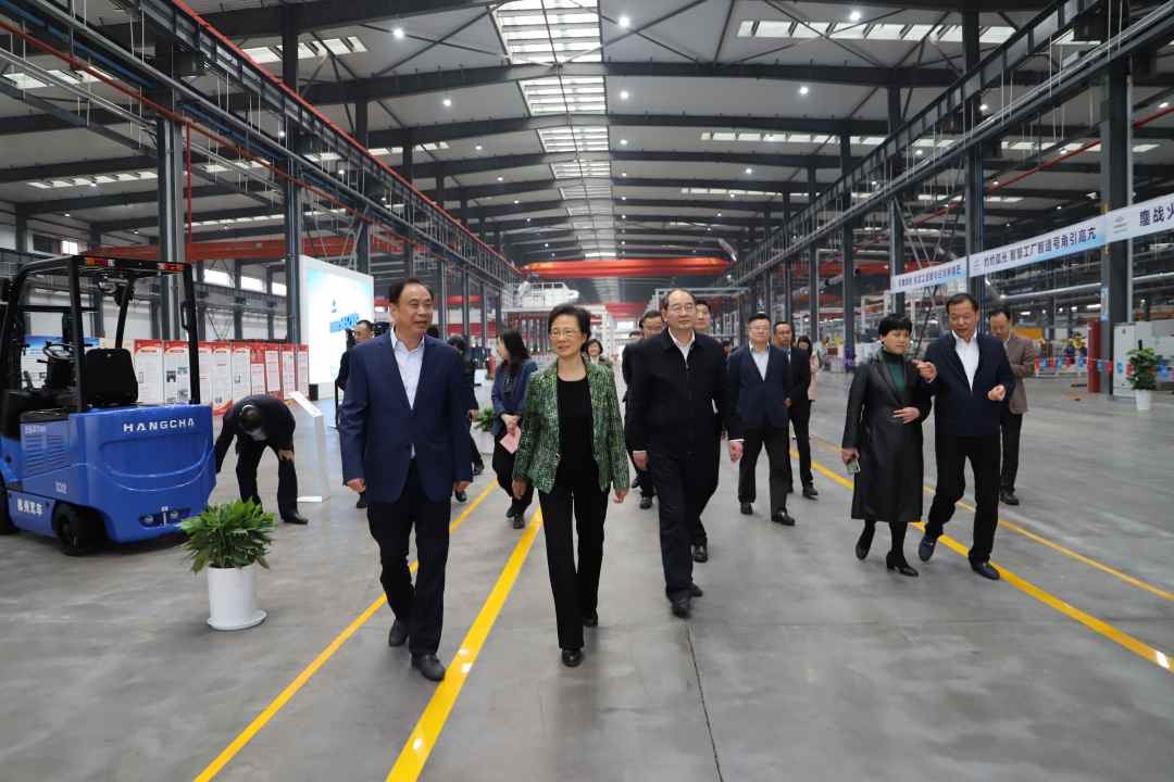 浙江省人大调研杭叉集团科技创新发展情况(图2)