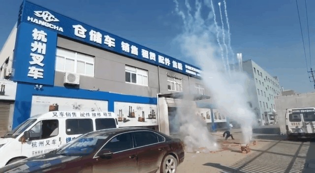 杭叉集团新春开工牛气冲天 车辆满载交付助力2021新征程(图3)