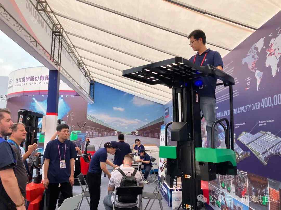 第135届广交会盛大开幕 杭叉展示新能源仓储产品引领行业发展(图6) 第135届广交会盛大开幕 杭叉展示新能源仓储产品引领行业发展(图6)