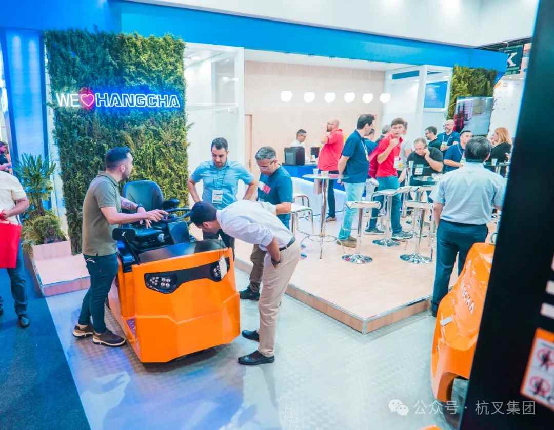 杭叉亮相南美多式联运展 锂电产品受拉美客户热捧(图4) 杭叉亮相南美多式联运展 锂电产品受拉美客户热捧(图4)