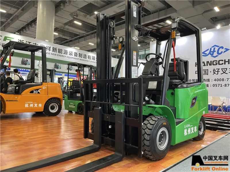 杭叉新能源叉车亮相广州物流展,锂电专用架构引领行业发展(图4) 杭叉新能源叉车亮相广州物流展,锂电专用架构引领行业发展(图4)