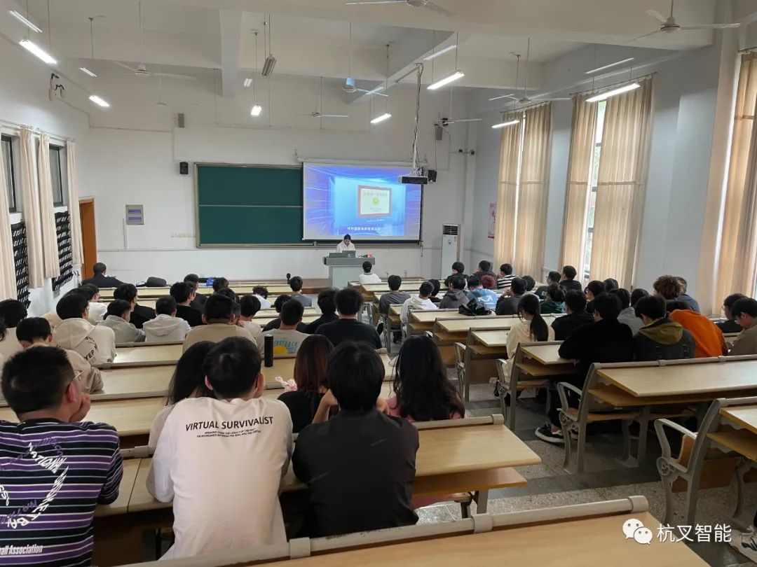 校企合作共育技能人才 杭叉智能与南洋职院开展产学研深度融合(图4) 校企合作共育技能人才 杭叉智能与南洋职院开展产学研深度融合(图4)