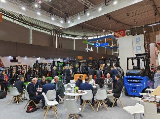 德国物流展杭叉锂电叉车受热捧 氢燃料新品首秀引关注(图3) 德国物流展杭叉锂电叉车受热捧 氢燃料新品首秀引关注(图3)