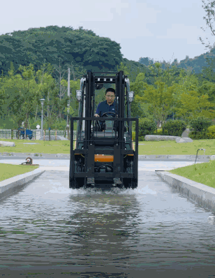 杭叉发布XE系列锂电叉车,以电换油高效节能新选择(图6) 杭叉发布XE系列锂电叉车,以电换油高效节能新选择(图6)