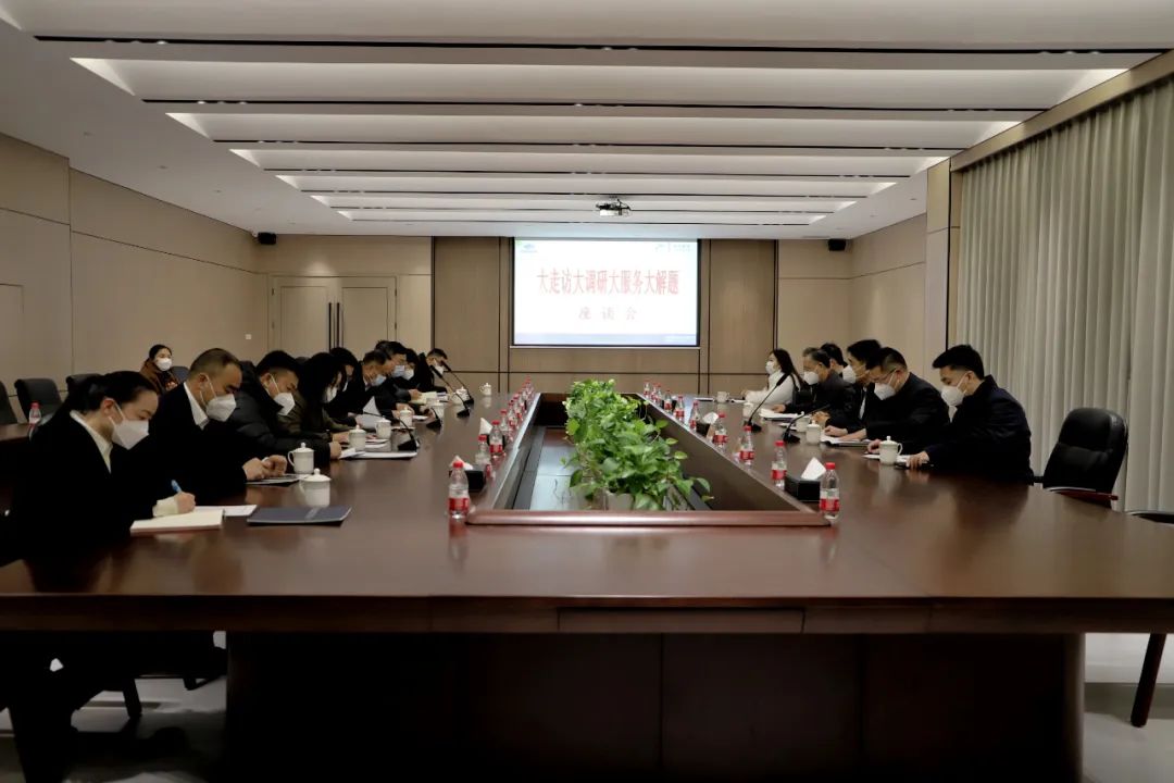 杭州市领导莅临杭叉集团调研 新能源战略助力产业升级(图2) 杭州市领导莅临杭叉集团调研 新能源战略助力产业升级(图2)