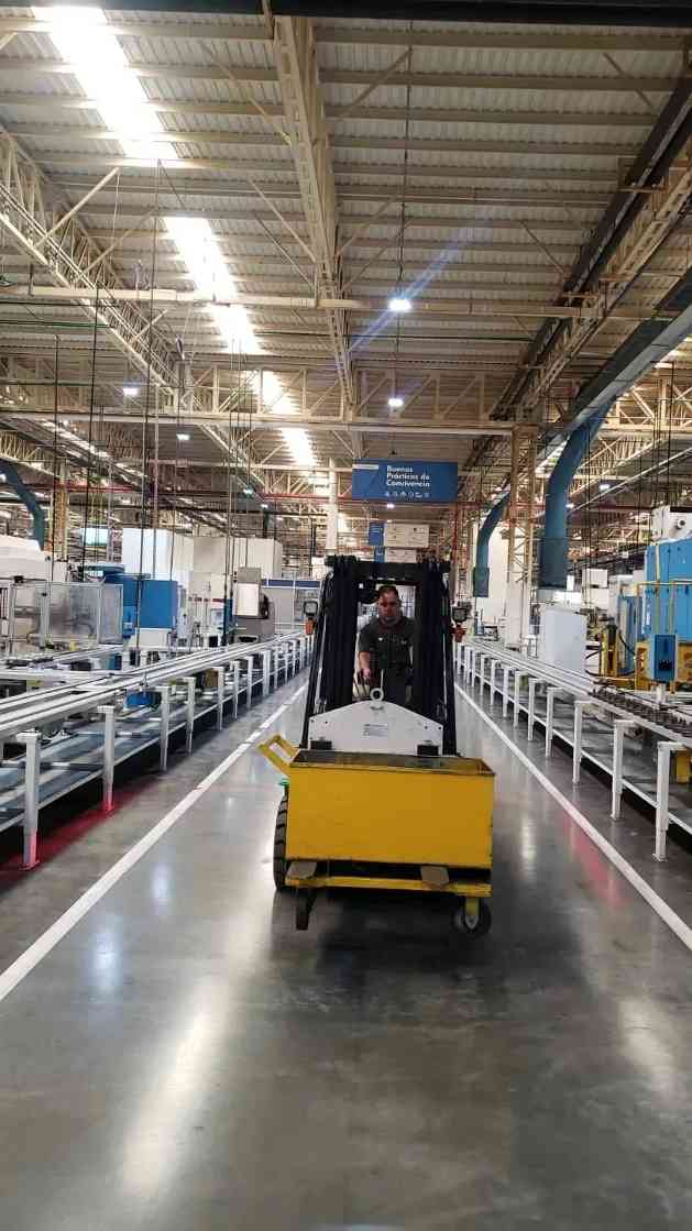 杭叉搬运设备批量交付阿根廷大众汽车 提升汽车制造物流效率(图5)