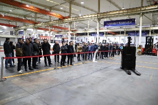 杭叉集团召开浙江大区经销商会议 推动新能源叉车产业升级发展(图2) 杭叉集团召开浙江大区经销商会议 推动新能源叉车产业升级发展(图2)