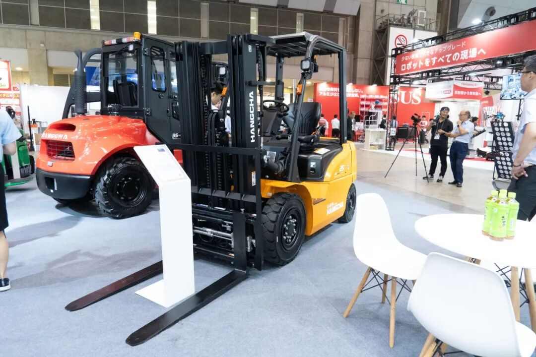 智能物流设备与AGV解决方案亮相东京物流展,助力企业提升效率与绿色运营(图3) 智能物流设备与AGV解决方案亮相东京物流展,助力企业提升效率与绿色运营(图3)