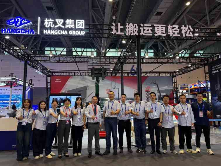 杭叉集团亮相全球数字贸易博览会，展示新能源与智能物流创新成果(图14)