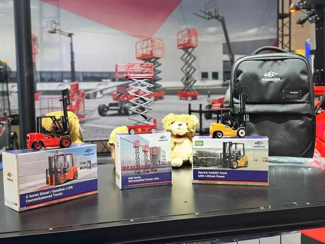 杭叉集团亮相全球数字贸易博览会，展示新能源与智能物流创新成果(图5)