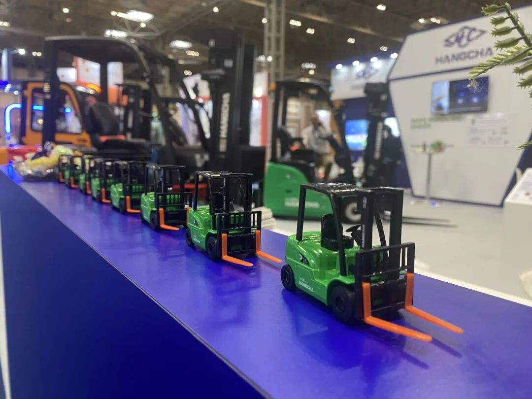 杭叉集团IMHX 2025展会圆满收官,展示绿色智慧物流创新成果(图5) 杭叉集团IMHX 2025展会圆满收官,展示绿色智慧物流创新成果(图5)