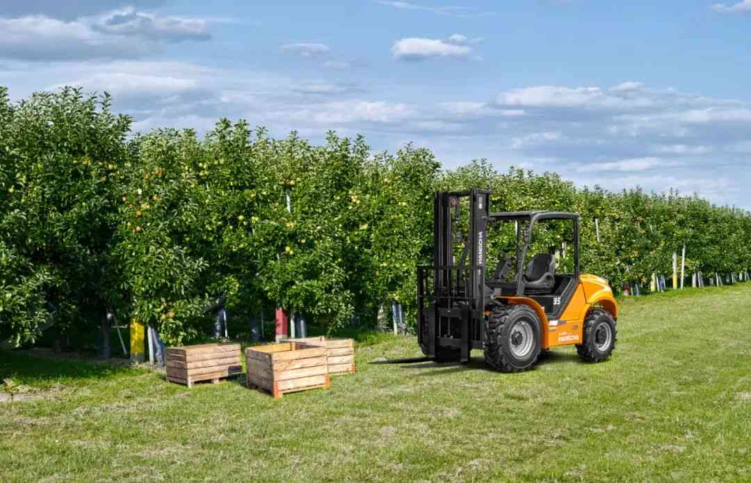 越野叉车如何应对复杂地形挑战,提升重型物料搬运效率(图3) 越野叉车如何应对复杂地形挑战,提升重型物料搬运效率(图3)