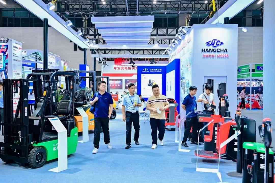 锂电叉车引领物流数智化转型,高效安全成行业新标杆(图2) 锂电叉车引领物流数智化转型,高效安全成行业新标杆(图2)