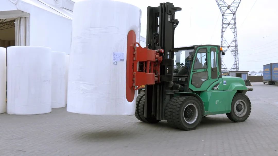 锂电叉车如何解决造纸行业重载搬运与环保难题(图2) 锂电叉车如何解决造纸行业重载搬运与环保难题(图2)