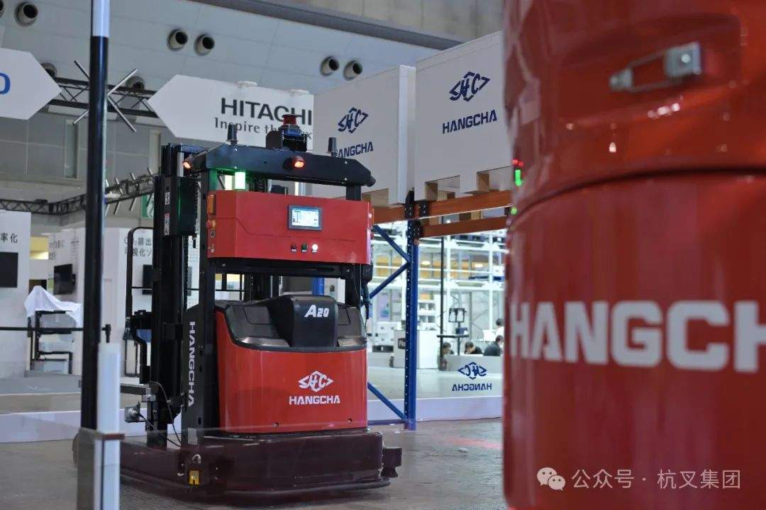 锂电叉车与智能AGV亮相国际物流展,展现物流科技新趋势(图6) 锂电叉车与智能AGV亮相国际物流展,展现物流科技新趋势(图6)