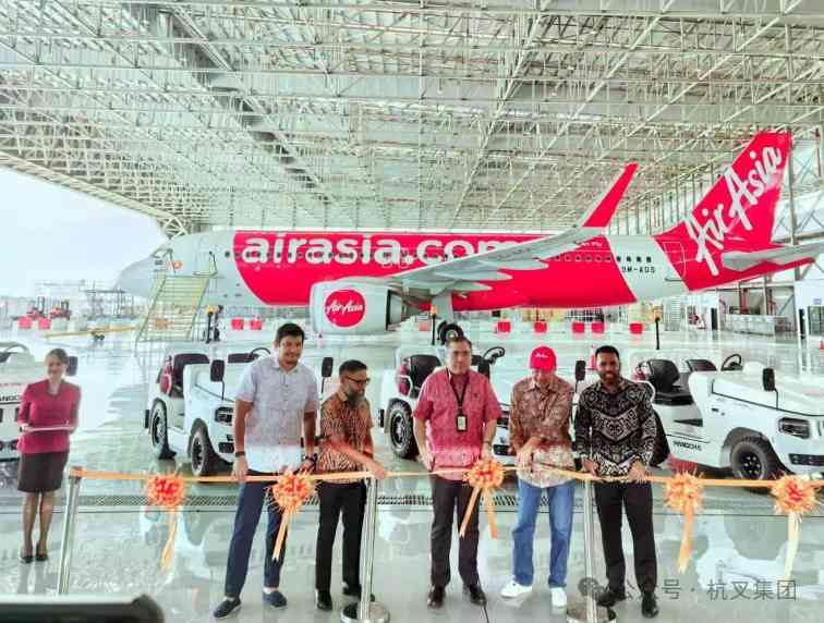 锂电行李牵引车助力机场绿色转型,高效运营成本显著降低(图2) 锂电行李牵引车助力机场绿色转型,高效运营成本显著降低(图2)